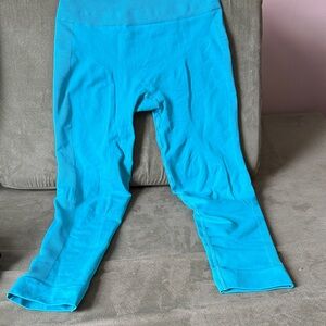 Lululemon 3/4 Blue Leggings